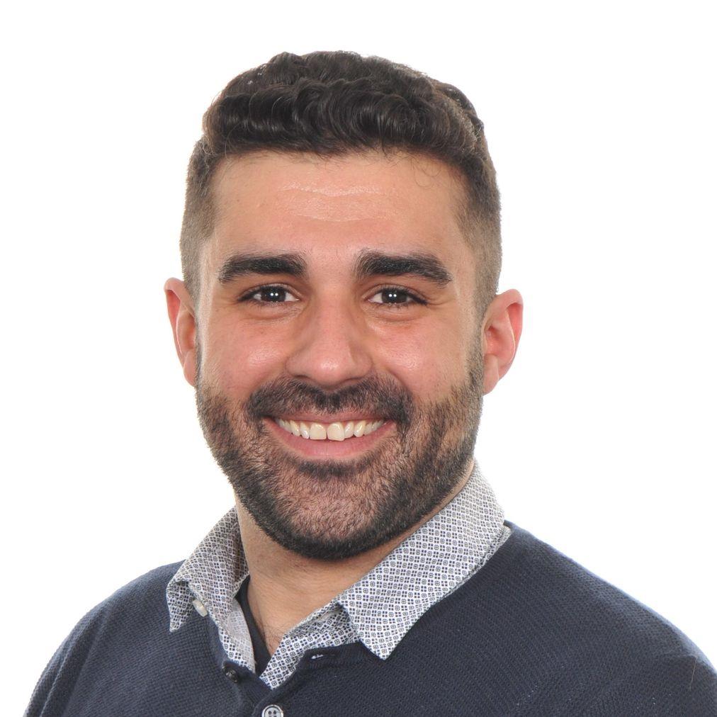 Photo of Daniel Ainalis